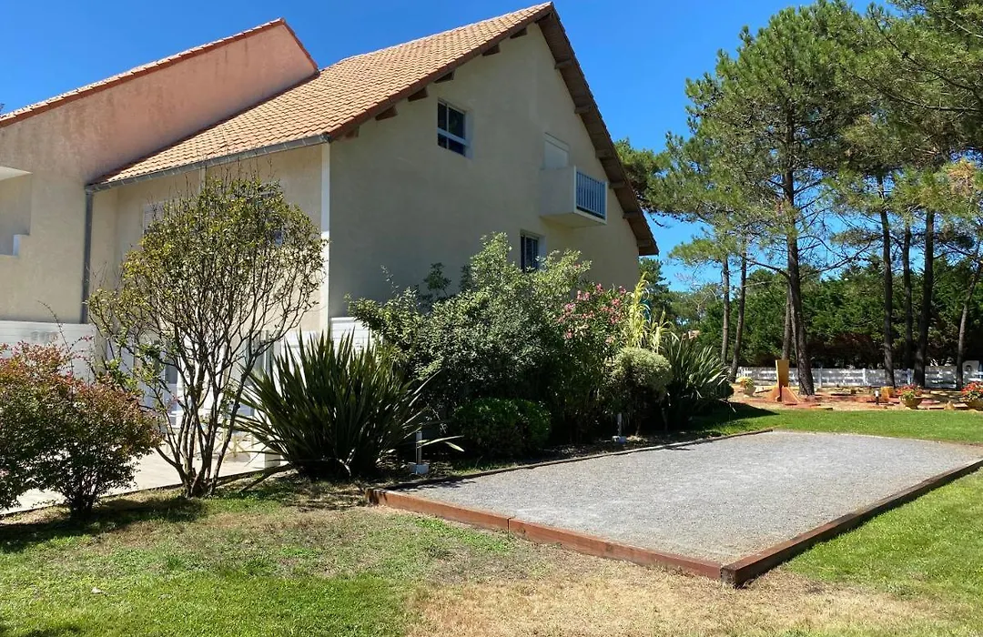 Les Vagues Logis Hotel-1