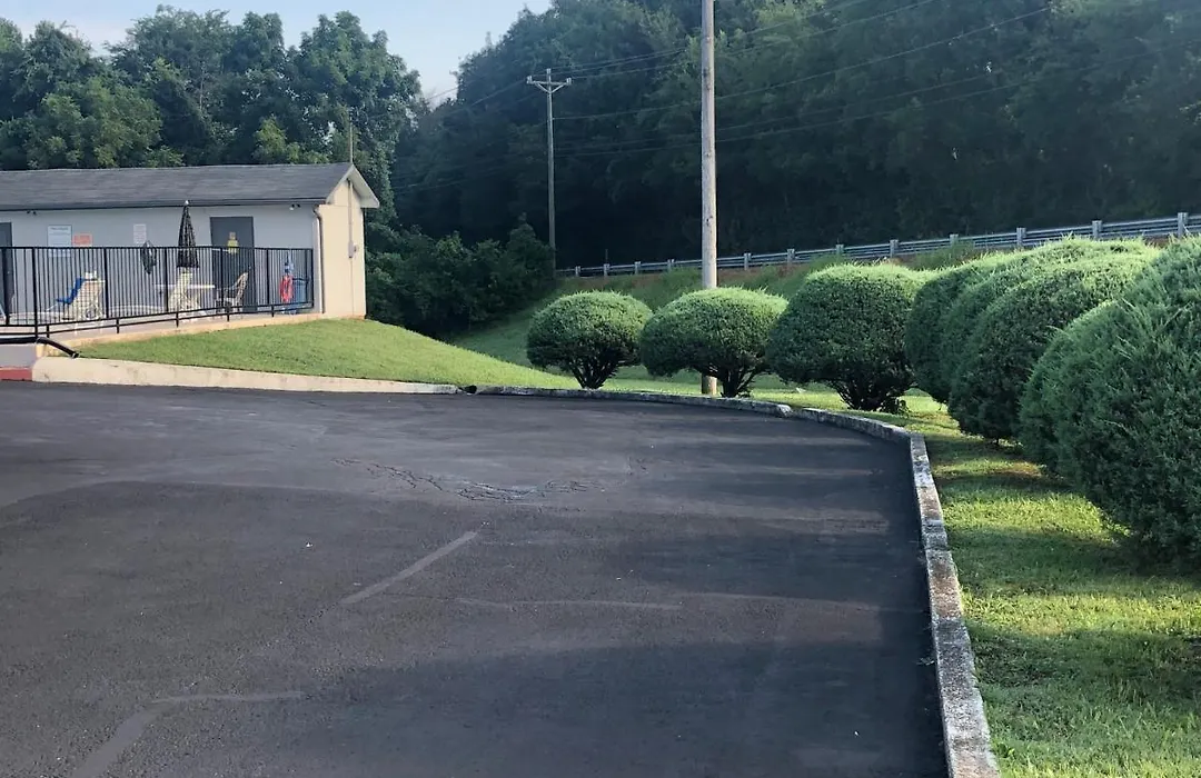 Travelodge By Wyndham Clarksville-1