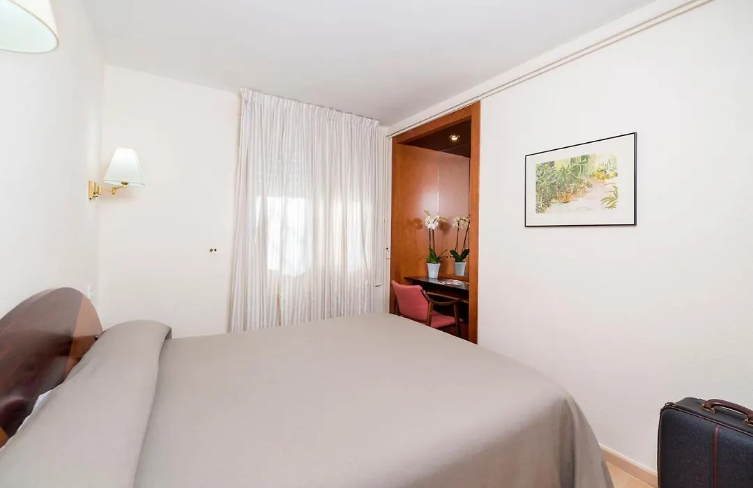 Apartamentos Guitart-1