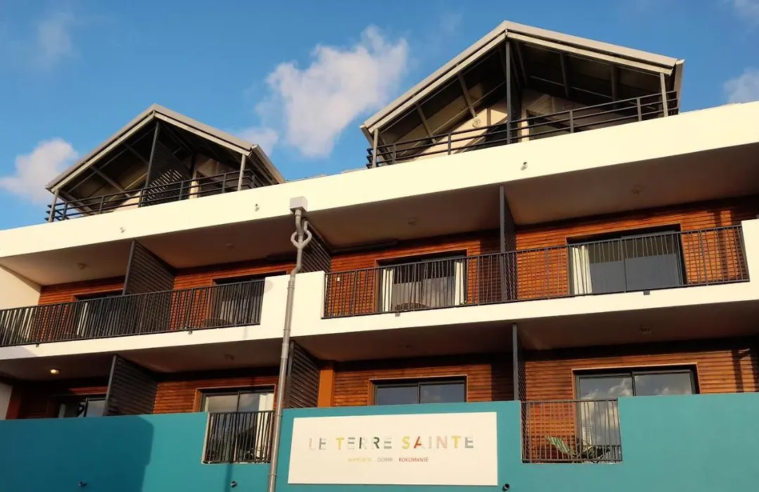 Hôtel Le Terre Sainte-1
