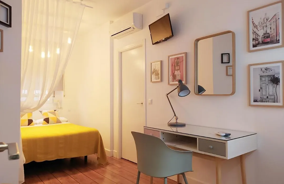 Hotel Smile & Co Hostal Boutique-1