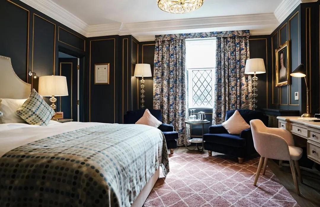 The White Hart Hotel-1