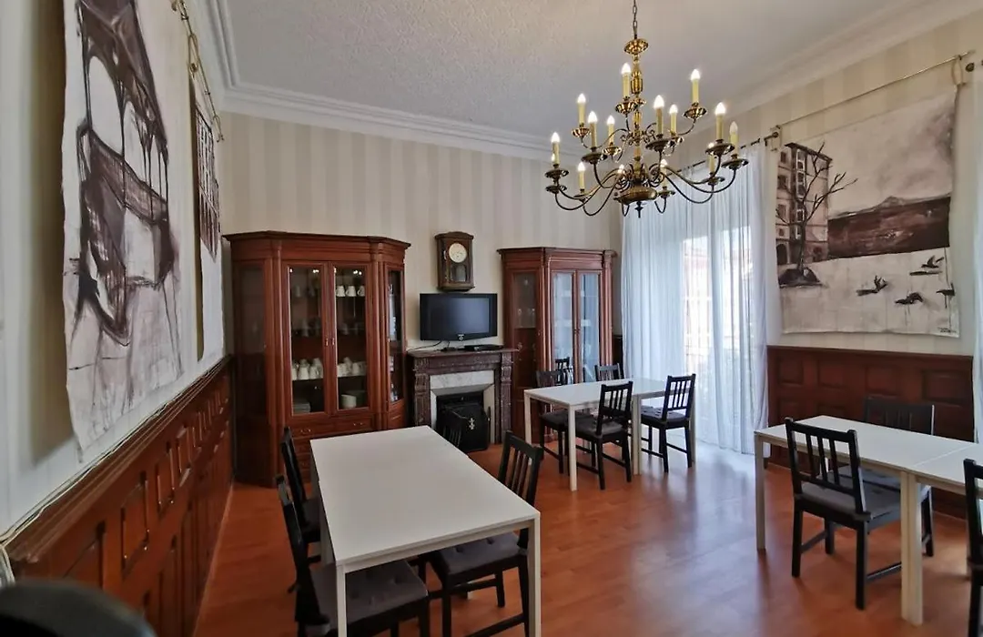 Plaza Pombo B&B - Hostal-1