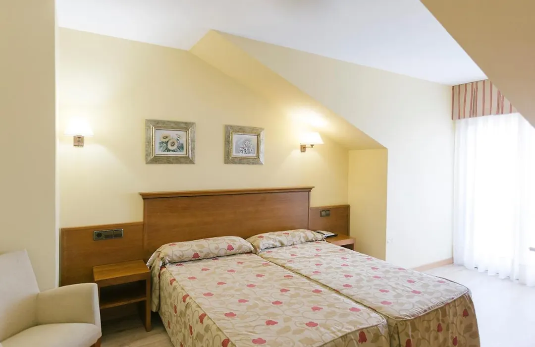 Hotel O Castro-1