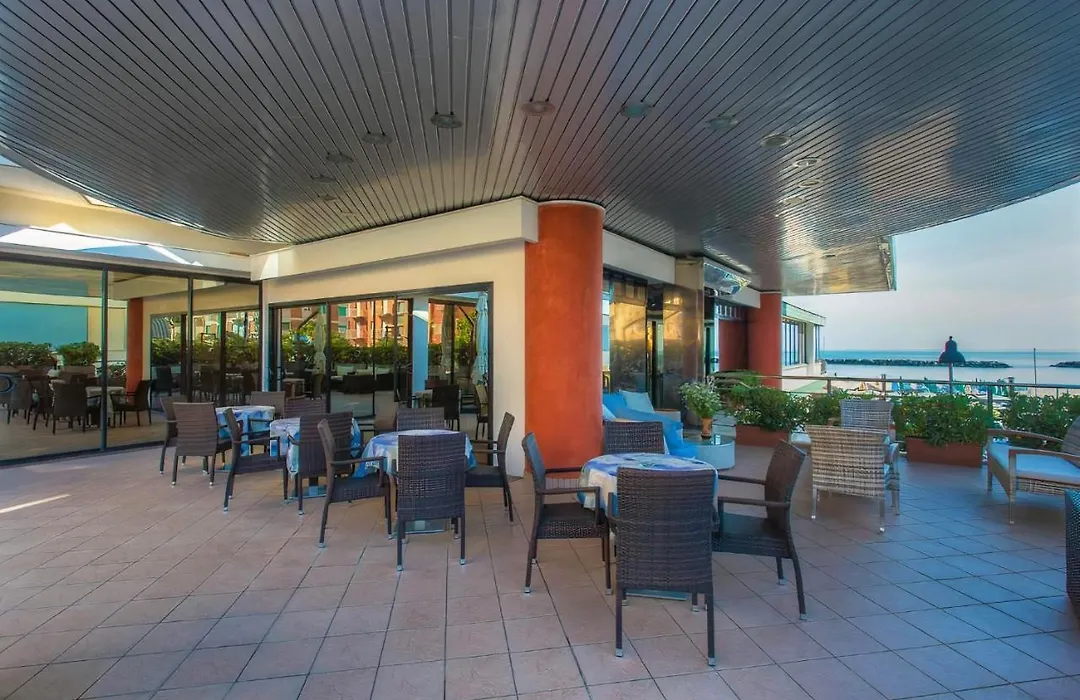 Hotel Spiaggia-1