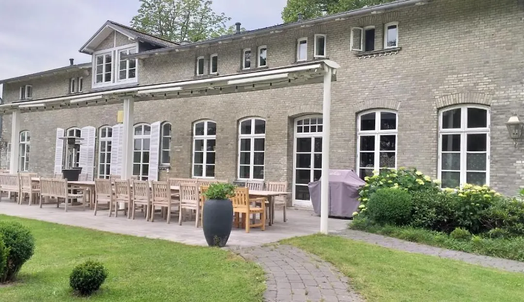 Herrenhaus Gut Neuruppersdorf-1