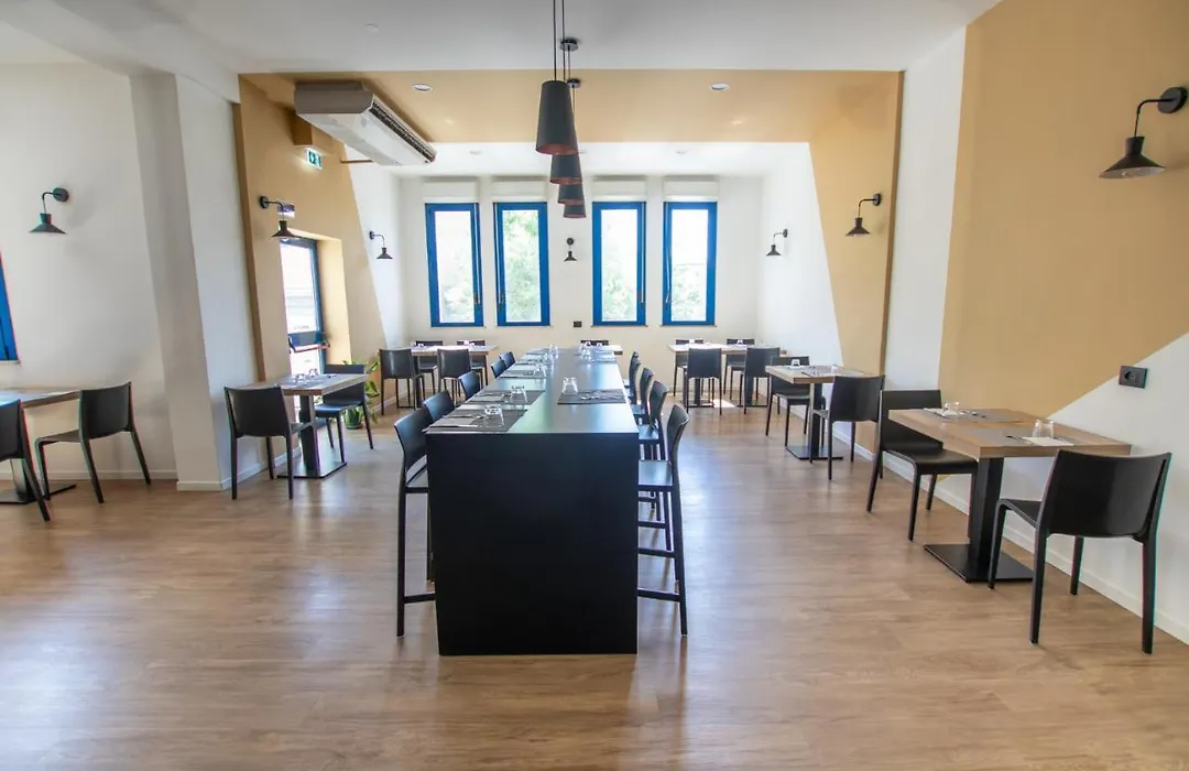 Piccolo Hotel-1