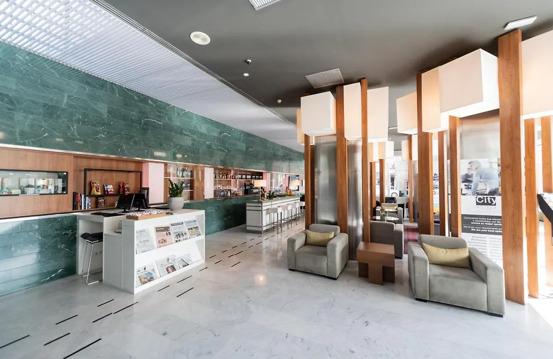 Aparthotel Atenea Barcelona-1