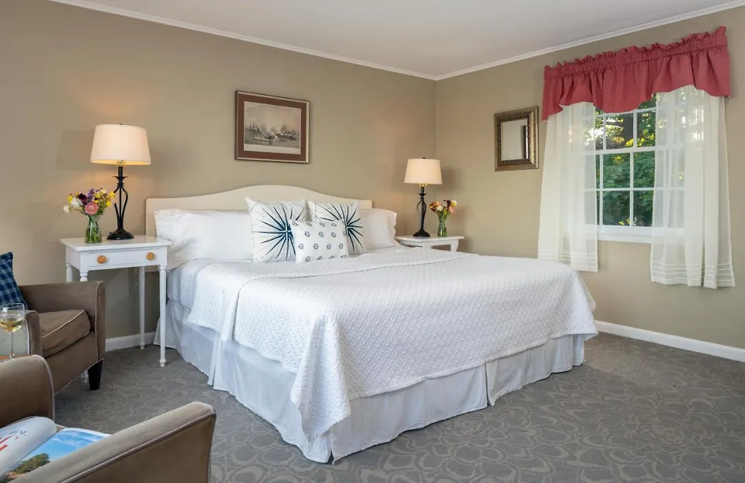 Dockside Guest Quarters-1