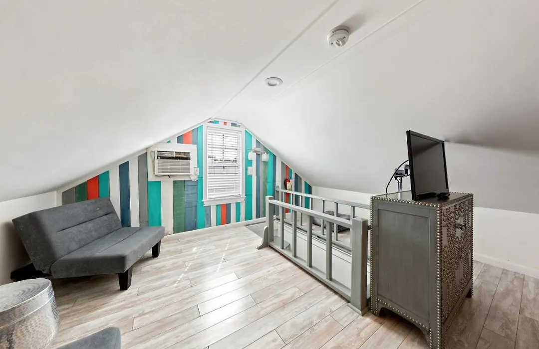 Wicker Guesthouse-1