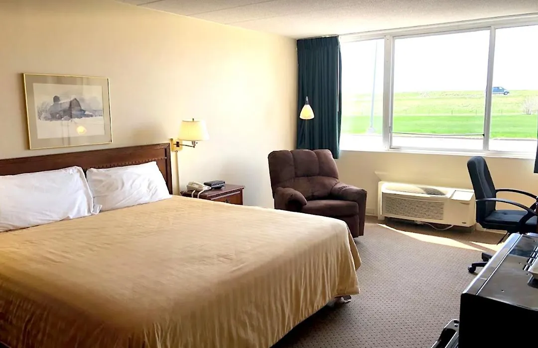 Norwood Inn & Suites Worthington-1