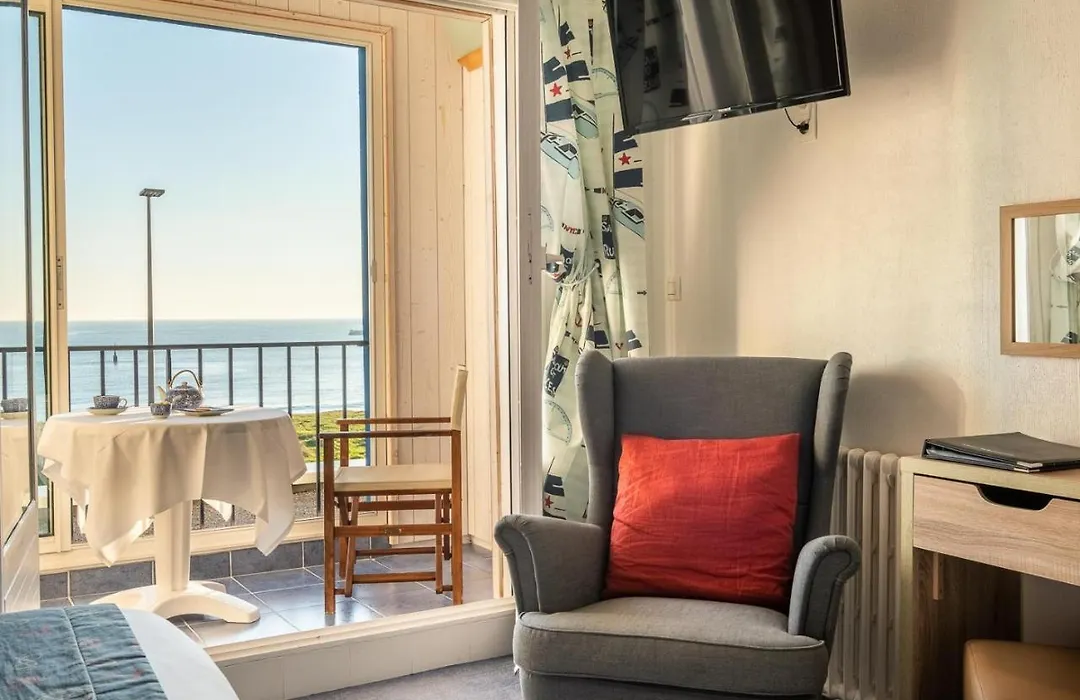 Logis Hotel Restaurant De La Plage-1