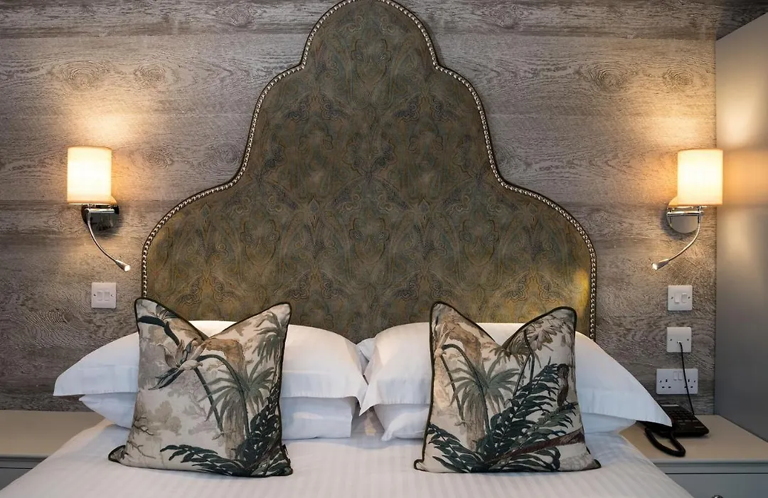 Hotel Hebrides-1