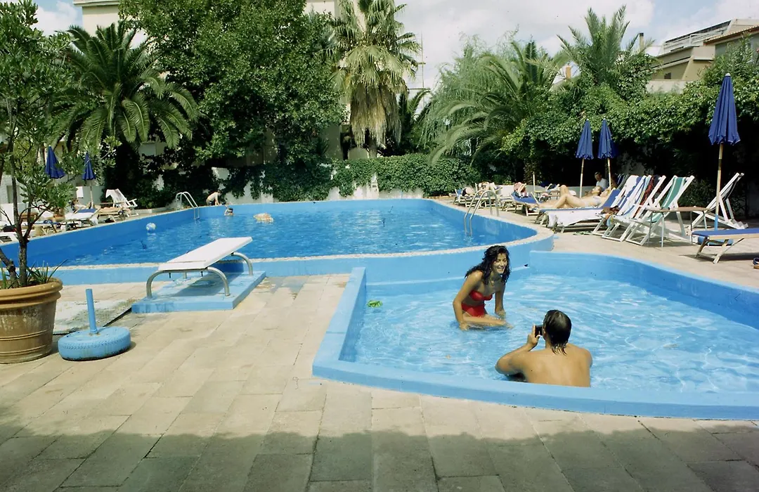Hotel Riviera-1