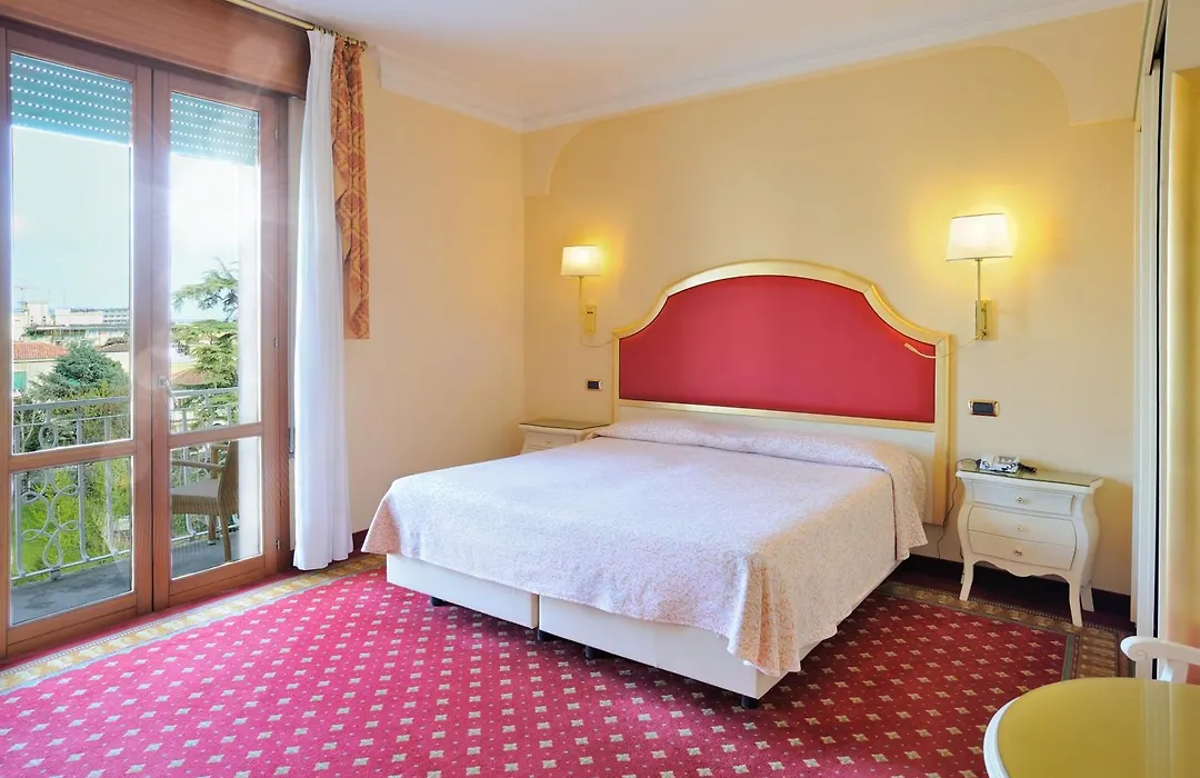 Palace Hotel Meggiorato-1