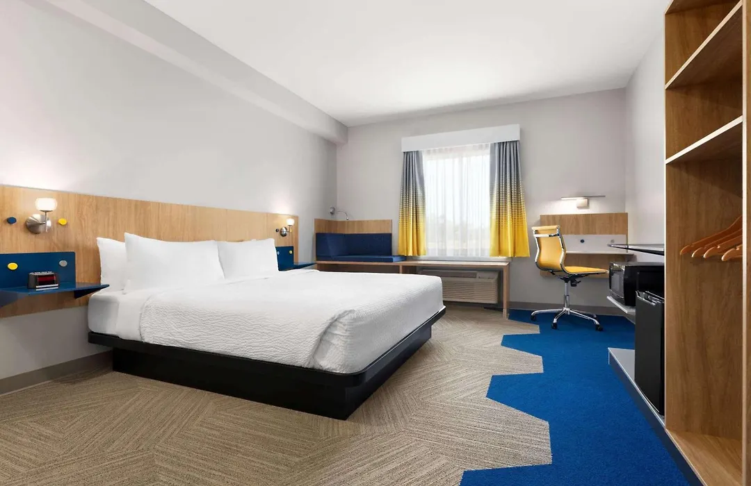 Microtel Inn Suites By Wyndham Lac-Megantic-1