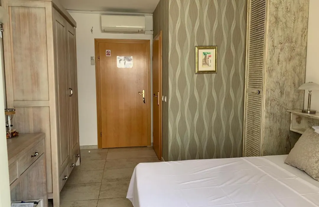 Beach House Sveti Jakov-1