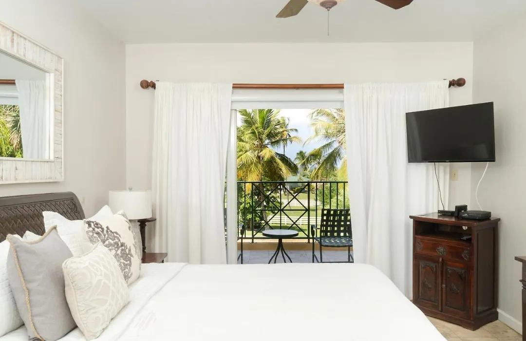 Villa Montaña Beach Resort-1