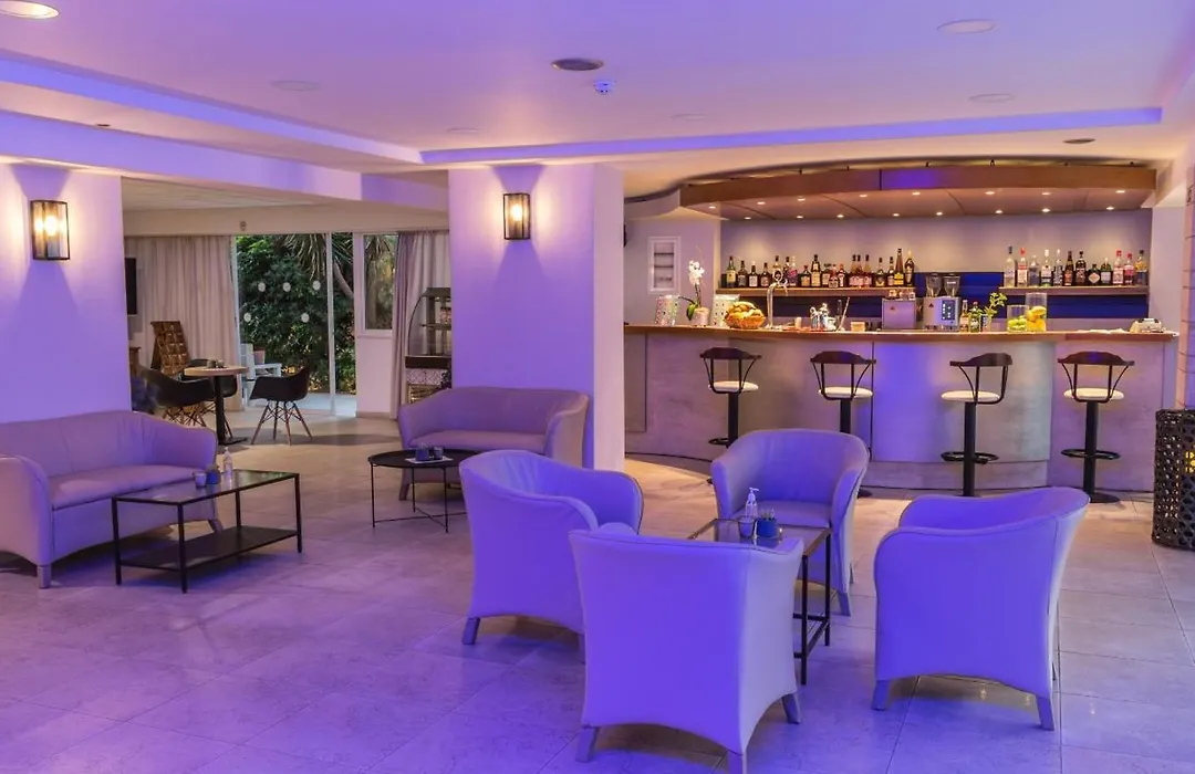 Majestic Hotel - Adults Only-1
