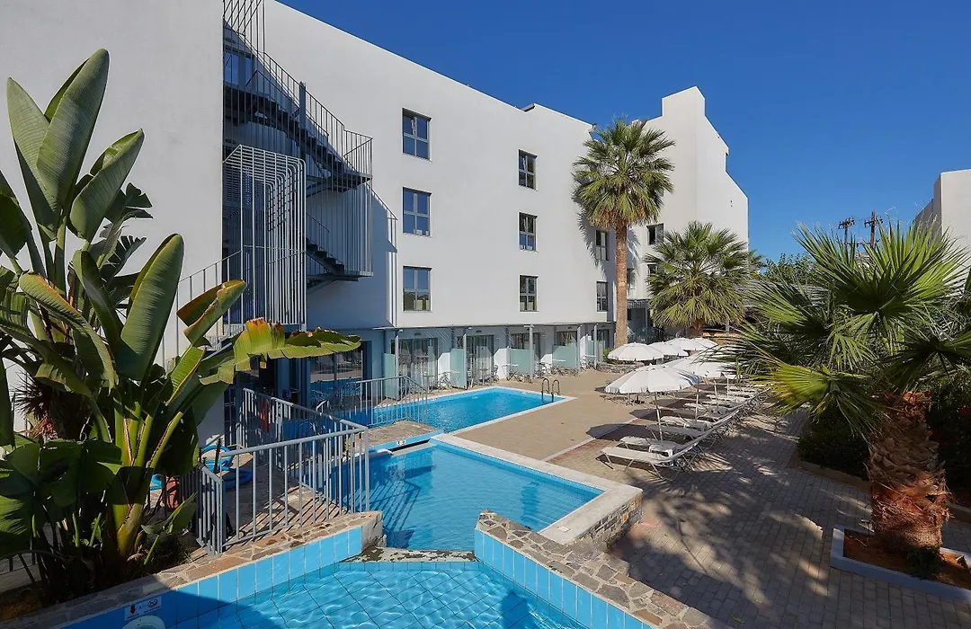 Pollis Hotel-1