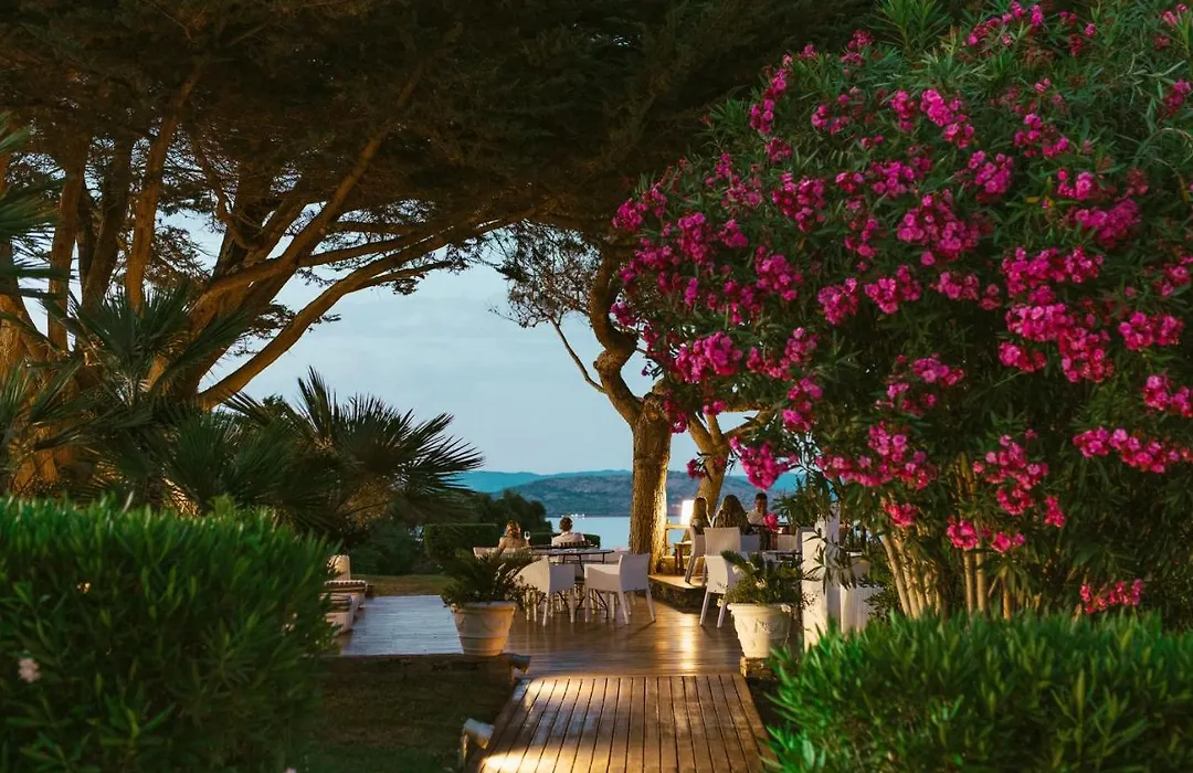 Unahotels Club Hotel Ancora-1