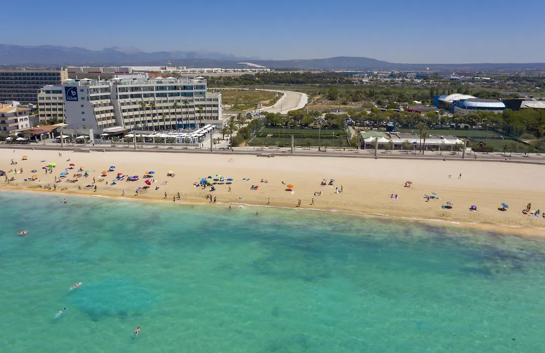 Aparthotel Fontanellas Playa-1