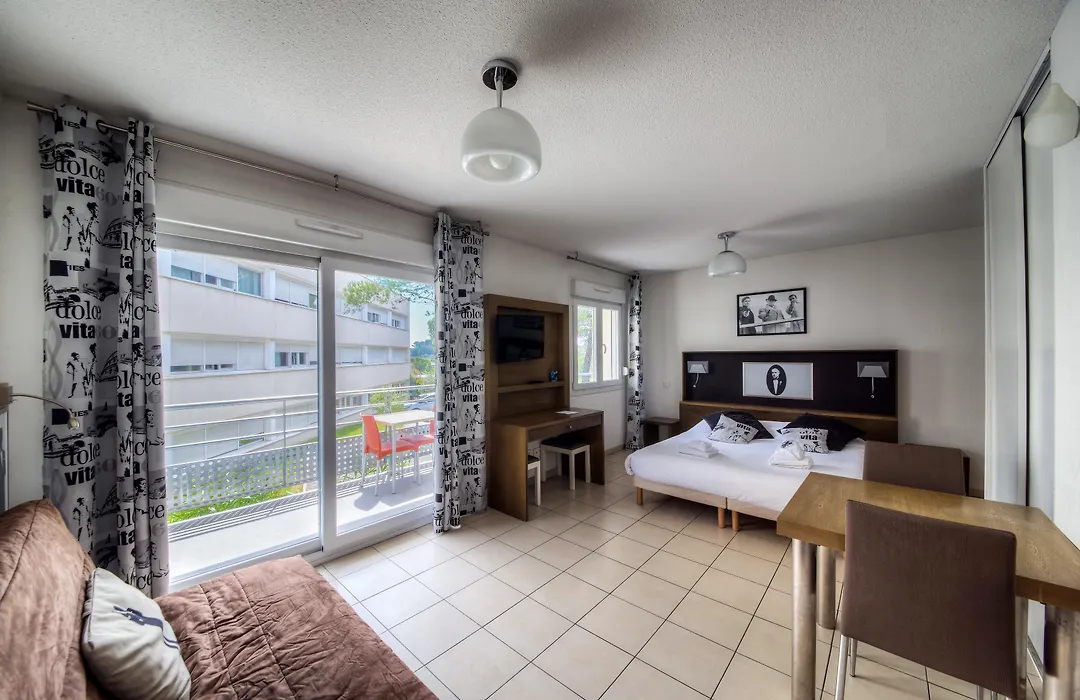 Comfort Aparthotel Antibes Le Maestria-1