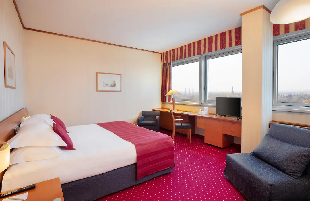 Crowne Plaza Milan Linate By Ihg-1