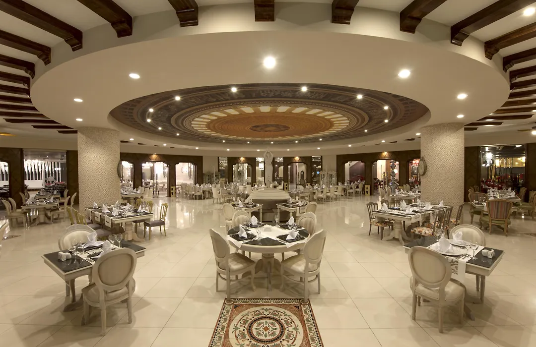 Delphin Imperial Lara-1