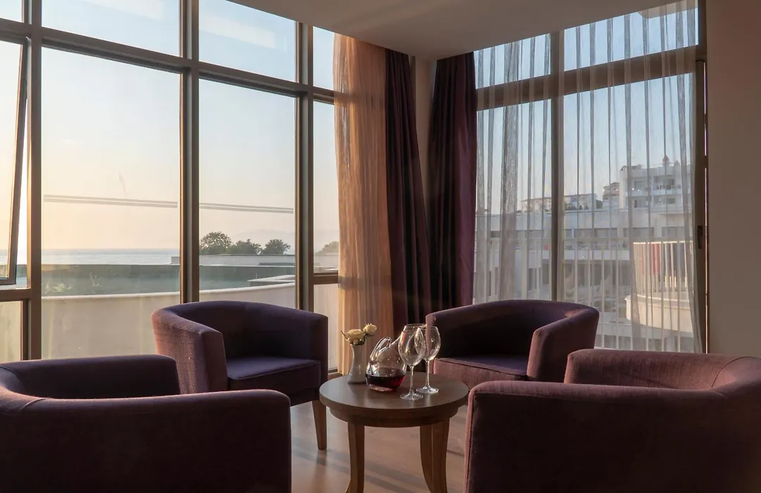 Ladies Beach Suite Hotel-1