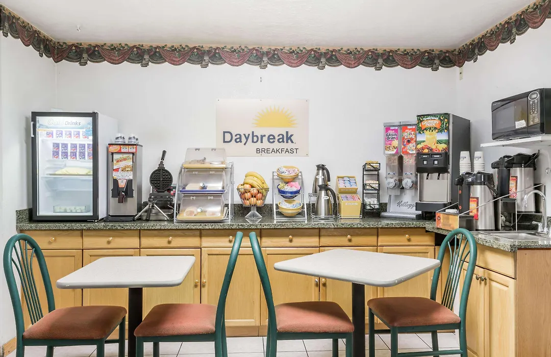 Days Inn By Wyndham Evanston Wy-1