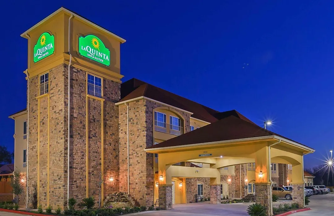 La Quinta By Wyndham Floresville-1