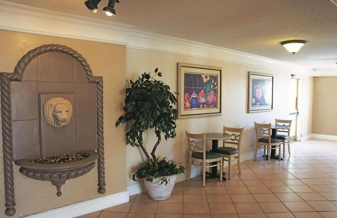 La Quinta Inn By Wyndham Clute Lake Jackson-1