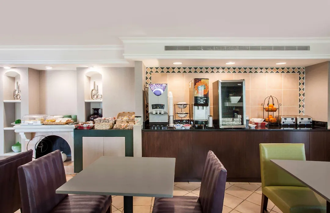 Baymont By Wyndham Fort Myers Central-1