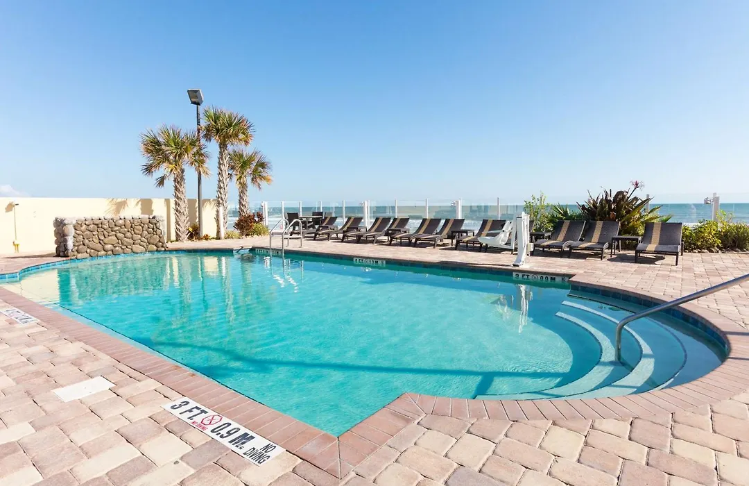 Hampton Inn Daytona Beach/Beachfront-1