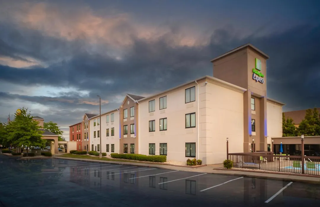 Holiday Inn Express Clayton Southeast Raleigh By Ihg-1