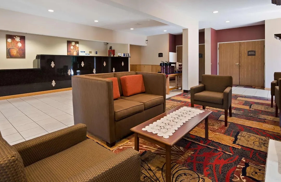 Best Western Plaza Hotel Saugatuck-1