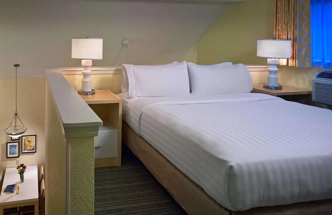 Sonesta Simply Suites Cleveland Westlake-1