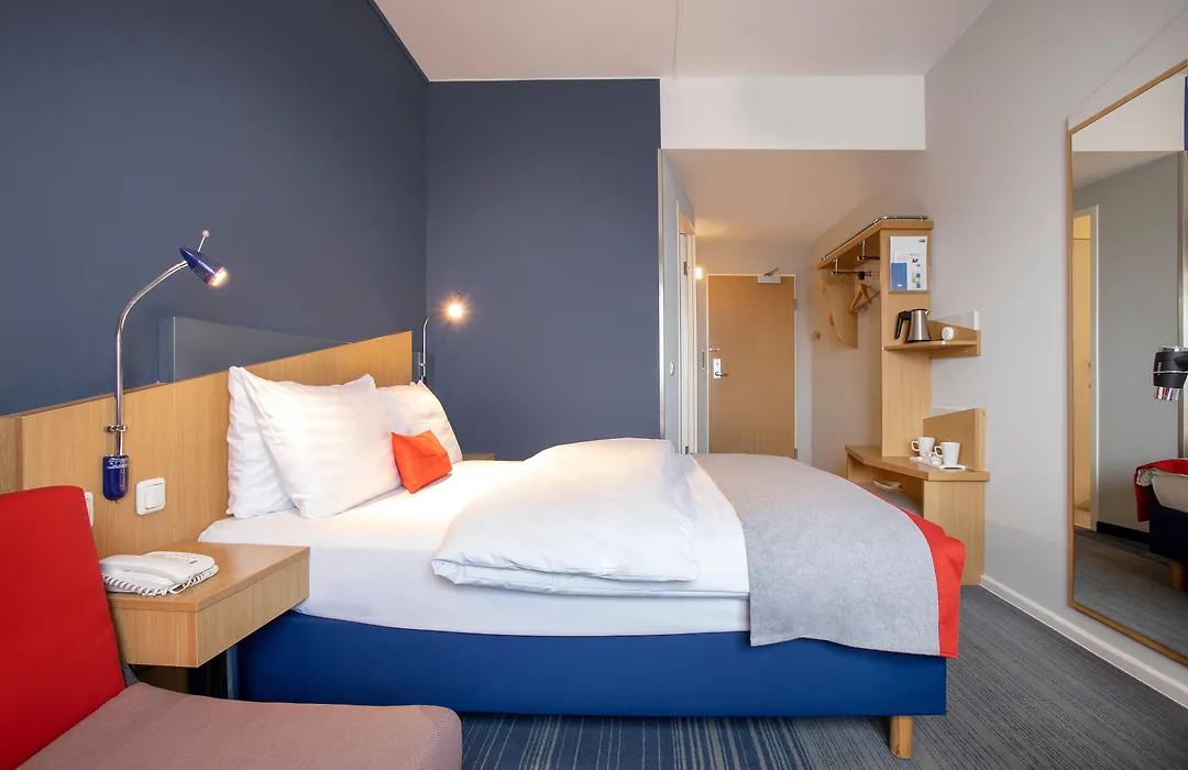Holiday Inn Express Frankfurt Airport By Ihg-1