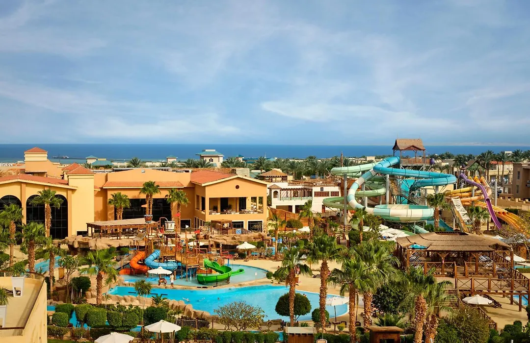 Coral Sea Aqua Club Resort-1