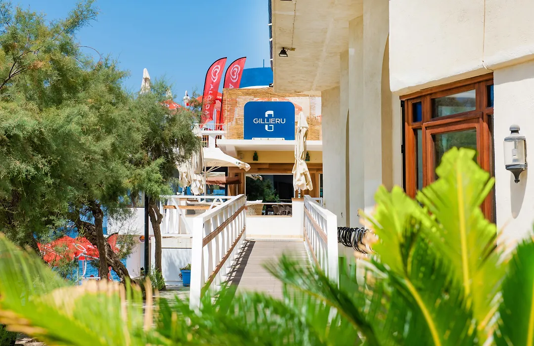 Gillieru Harbour Hotel-1