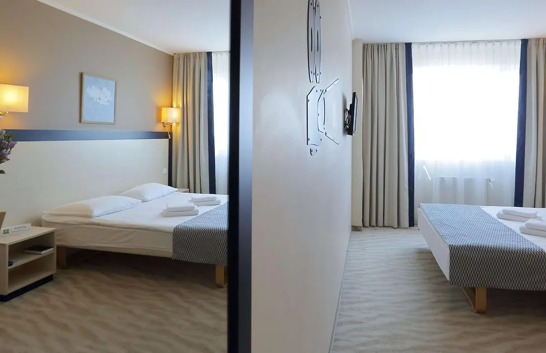 Aurora Hotel Klaipeda-1
