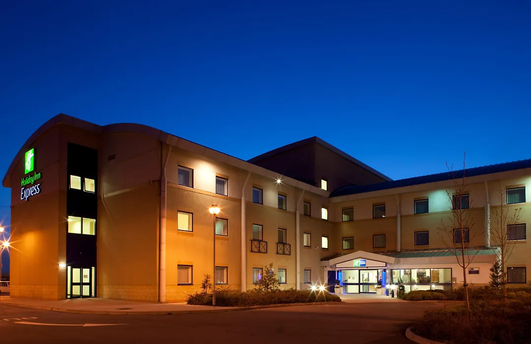 Holiday Inn Express Cardiff Airport, An Ihg Hotel-1