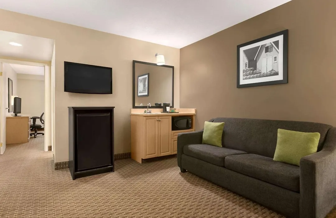 Travelodge Suites By Wyndham Moncton-1
