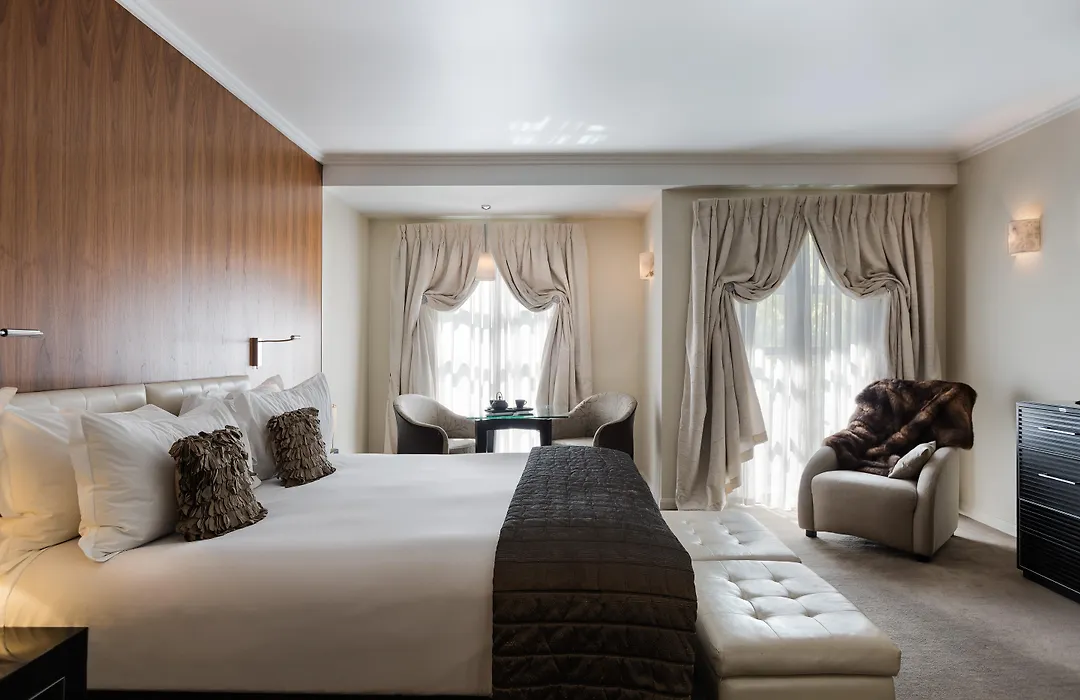 Sofitel Queenstown Hotel & Spa-1