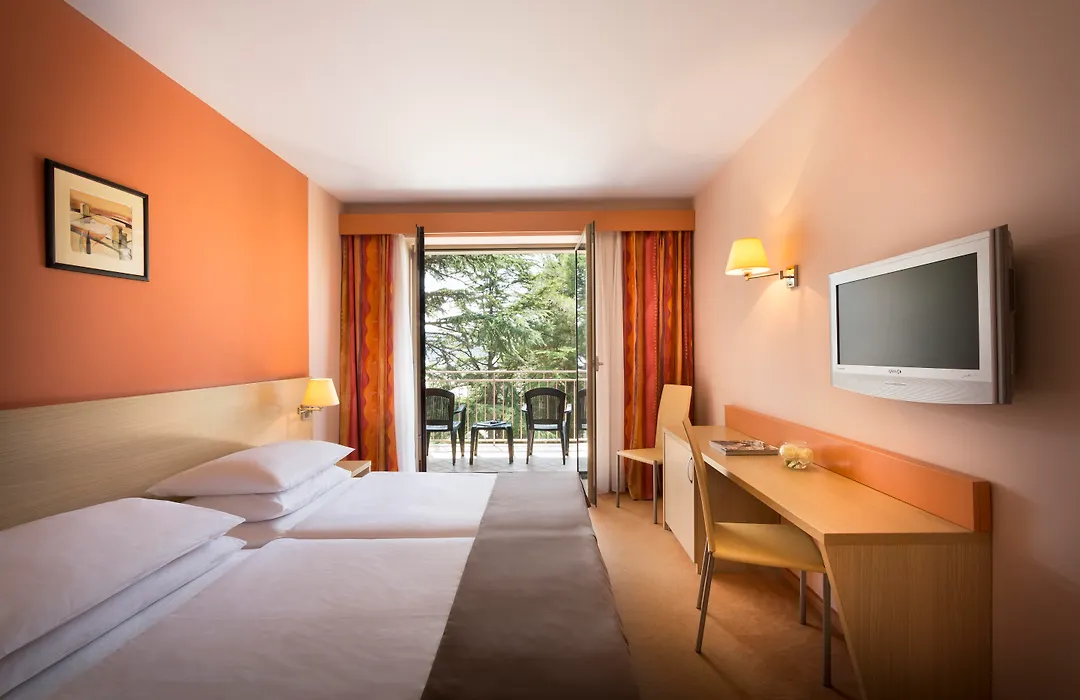 Remisens Hotel Lucija-1