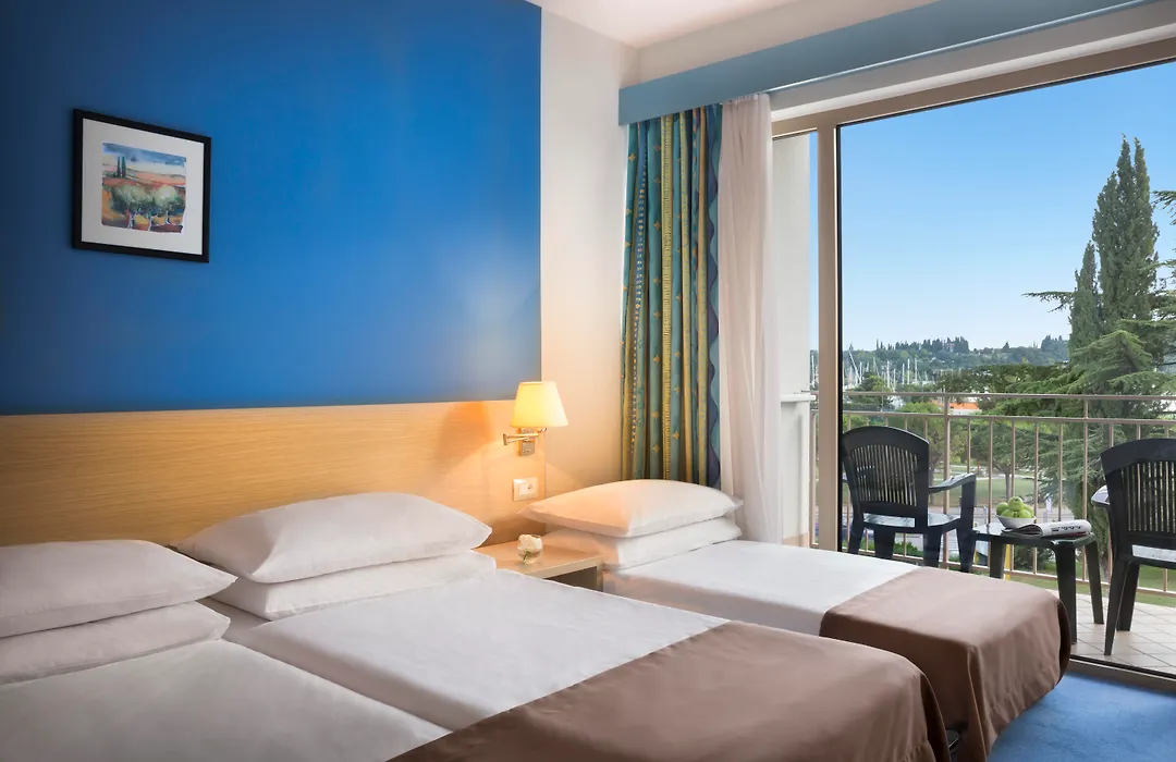 Remisens Hotel Lucija-1