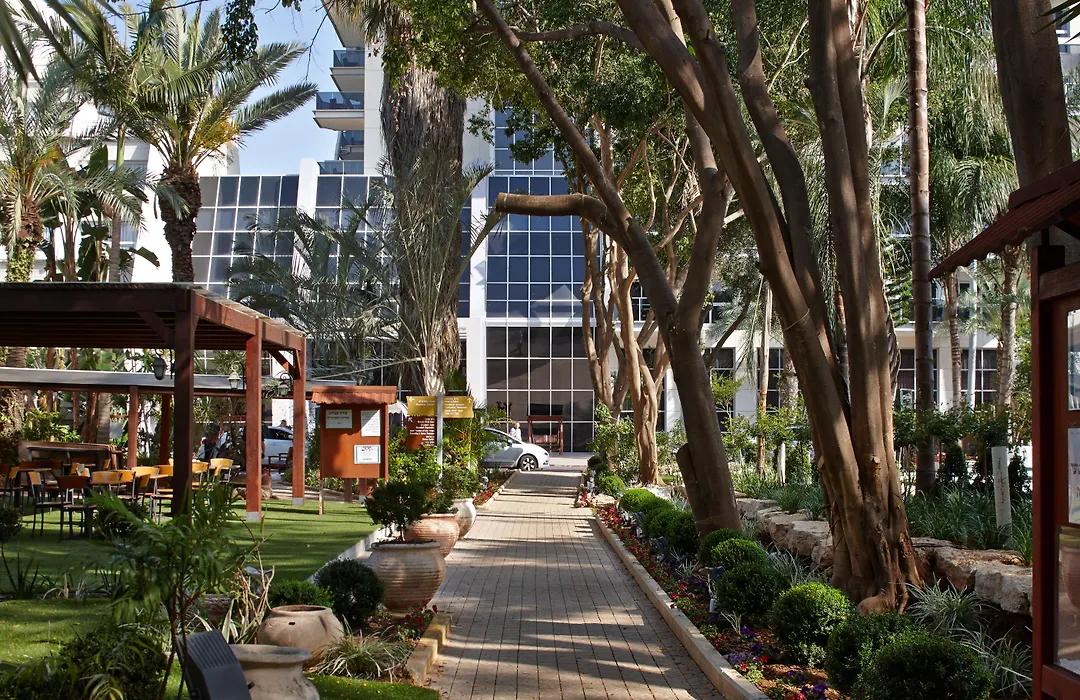 Kfar Maccabiah Business & Sport Hotel-1