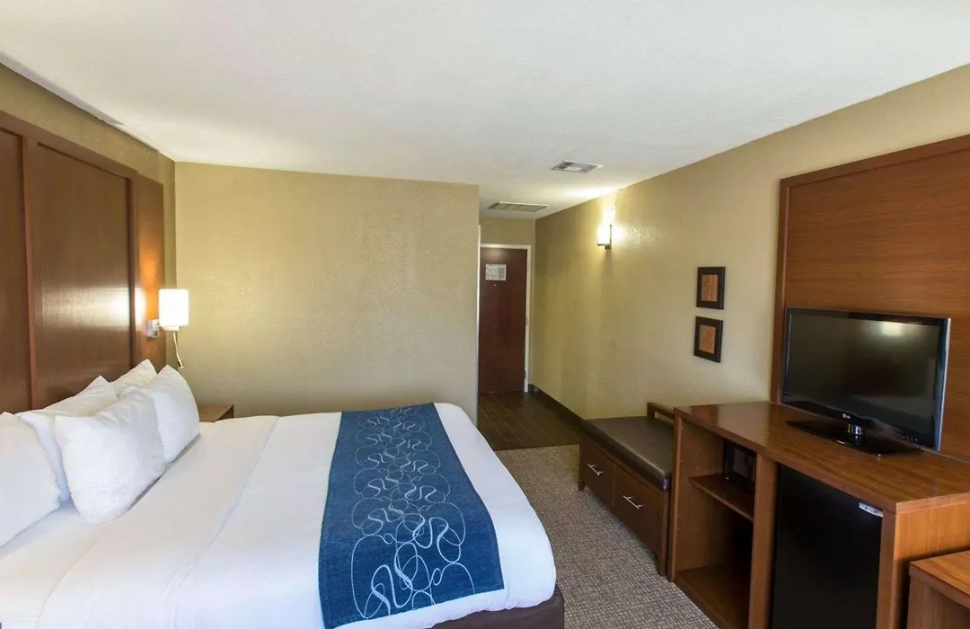 Comfort Suites Idabel-1