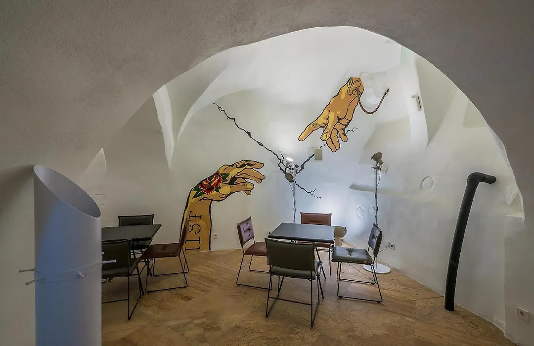 Artagonist Art Hotel-1